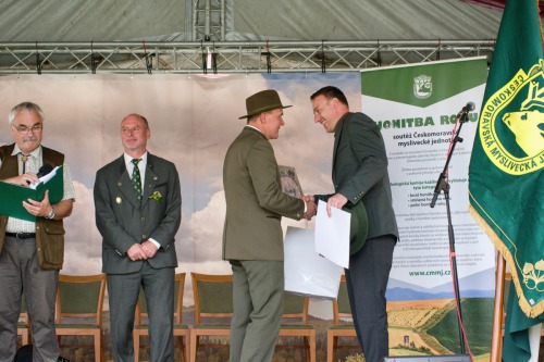 Předání ocenění a gratulace vítězům