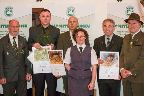 společná fotografie všech vítězů a zástupců ČMMJ